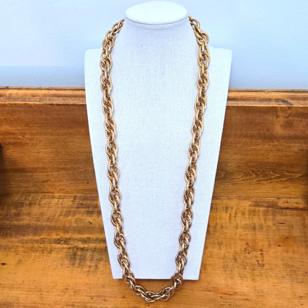 Heavy Solid Gold Tone Chain Link Necklace - Picture 5 of 5
